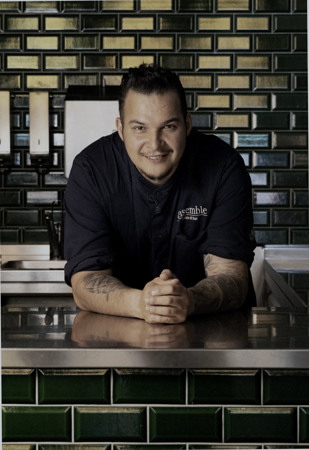 Kok van Ensemble Gastro & Bar Zwolle aan de keukenbar